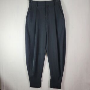 Mo&Co classic high rise carrot leg Women's Black Ankle Pants